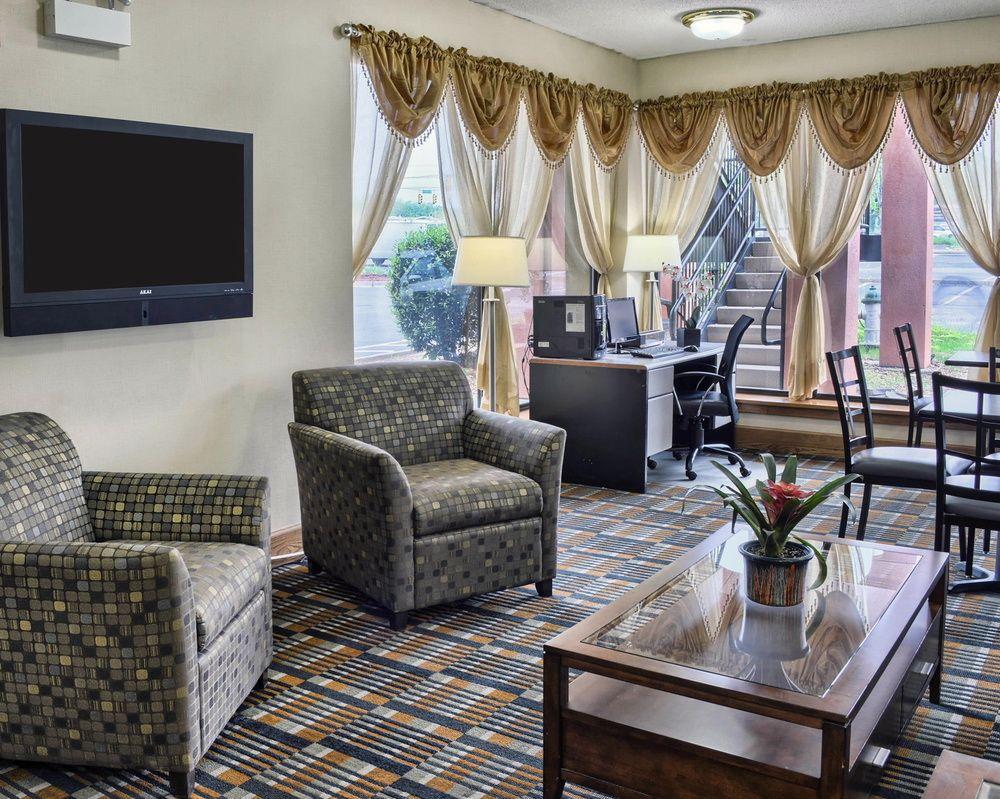 Quality Inn Fredericksburg-Central Park Area Exteriör bild