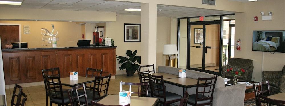 Quality Inn Fredericksburg-Central Park Area Exteriör bild