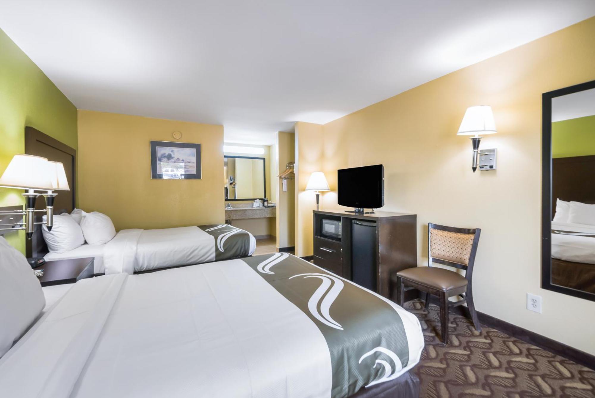 Quality Inn Fredericksburg-Central Park Area Exteriör bild