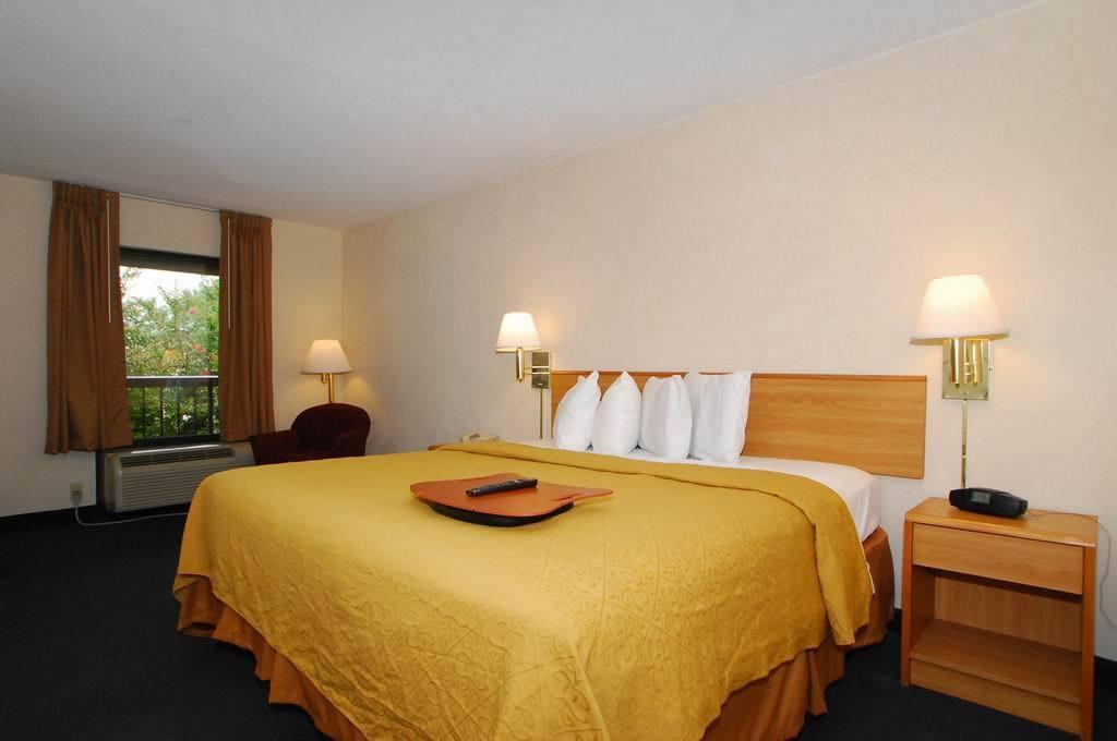 Quality Inn Fredericksburg-Central Park Area Rum bild