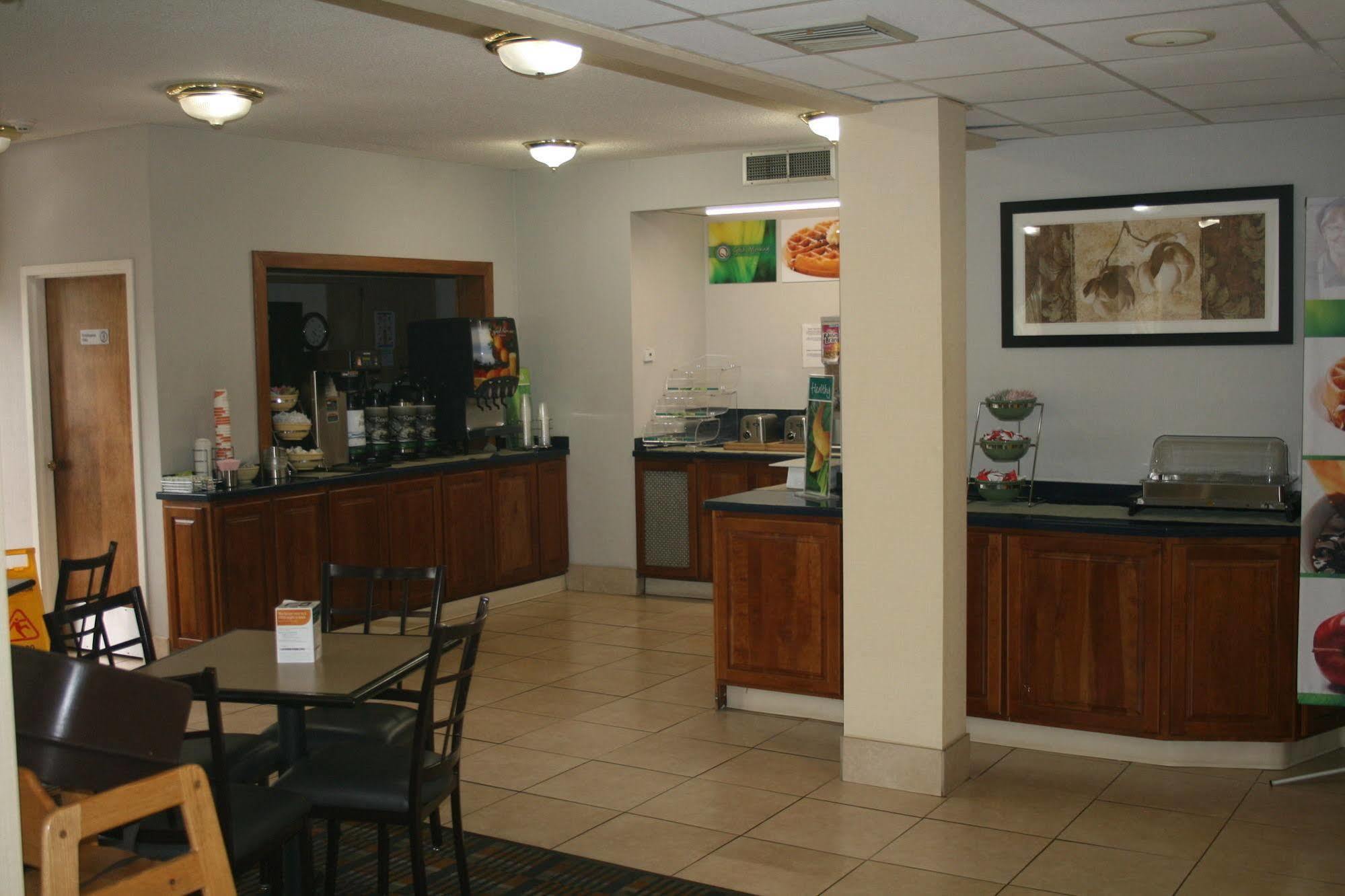 Quality Inn Fredericksburg-Central Park Area Exteriör bild