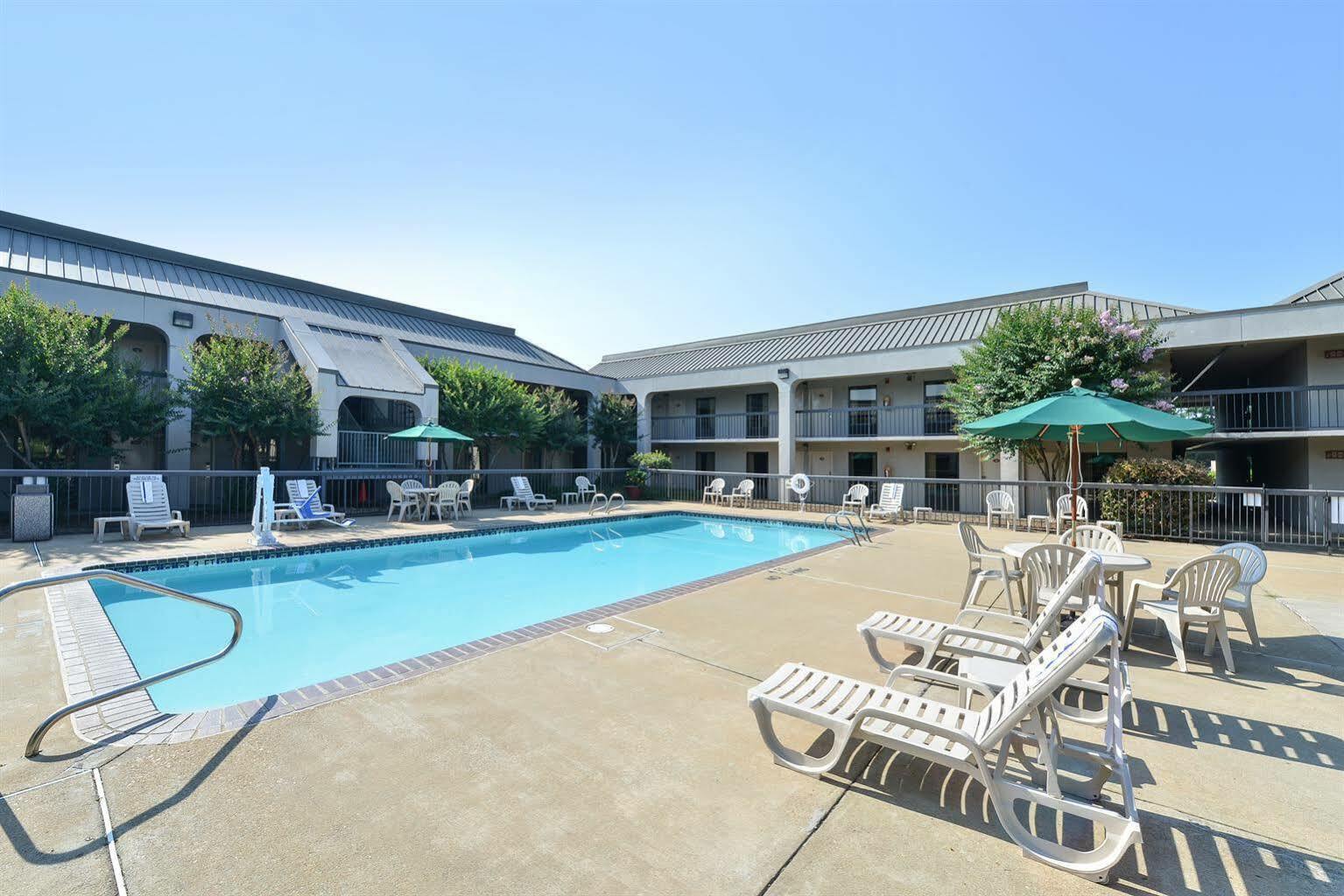 Quality Inn Fredericksburg-Central Park Area Exteriör bild