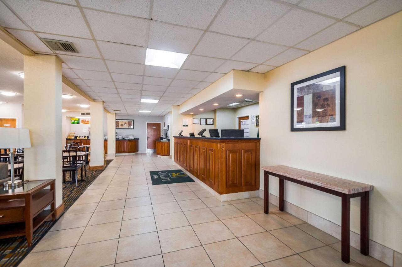 Quality Inn Fredericksburg-Central Park Area Exteriör bild