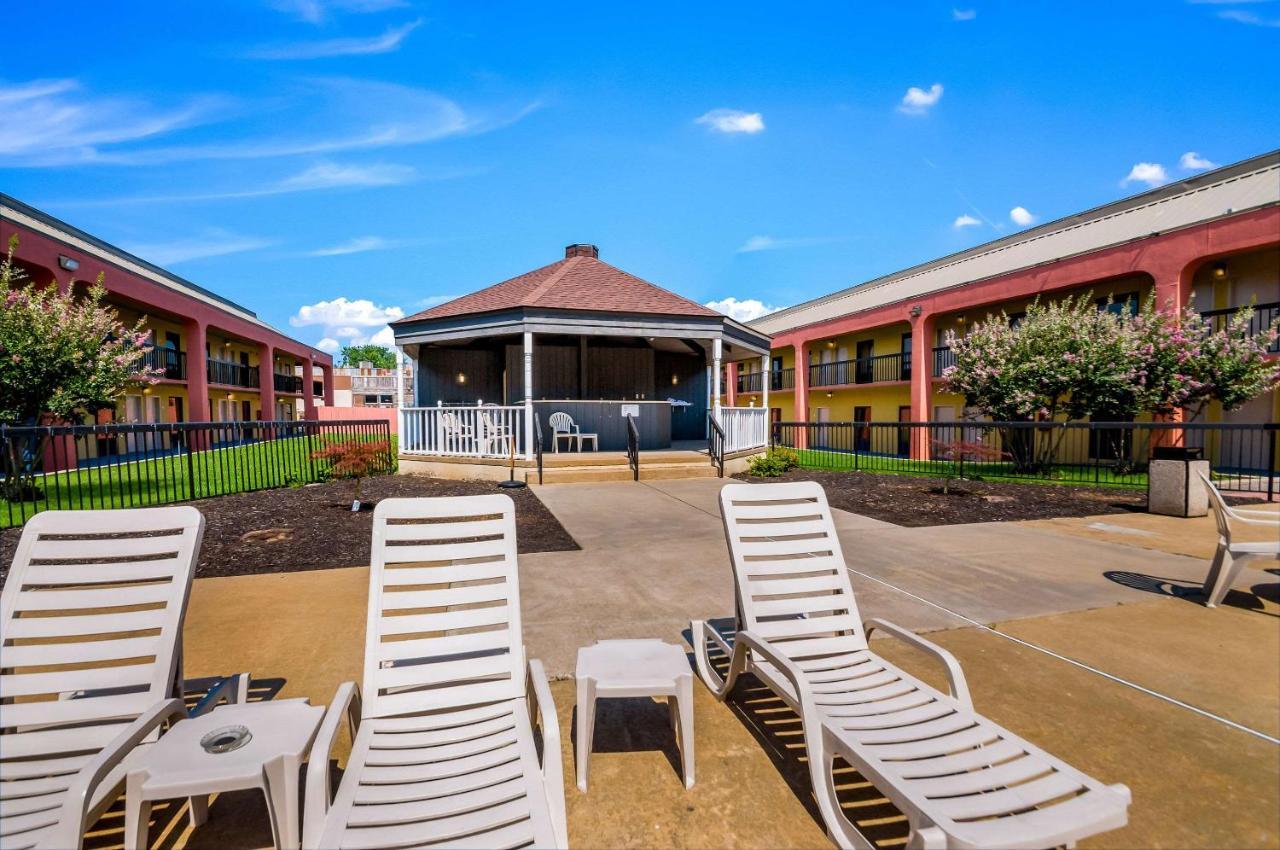 Quality Inn Fredericksburg-Central Park Area Exteriör bild