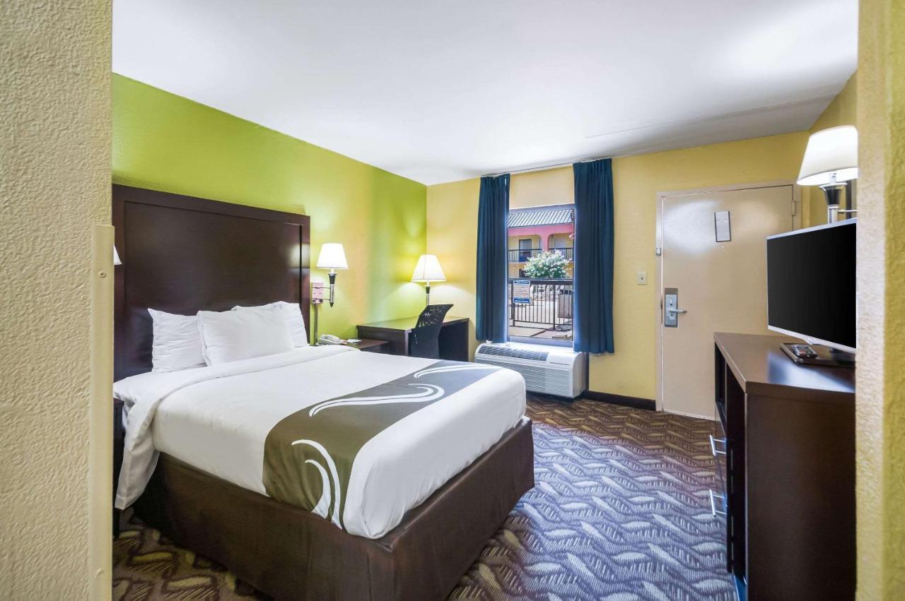 Quality Inn Fredericksburg-Central Park Area Exteriör bild