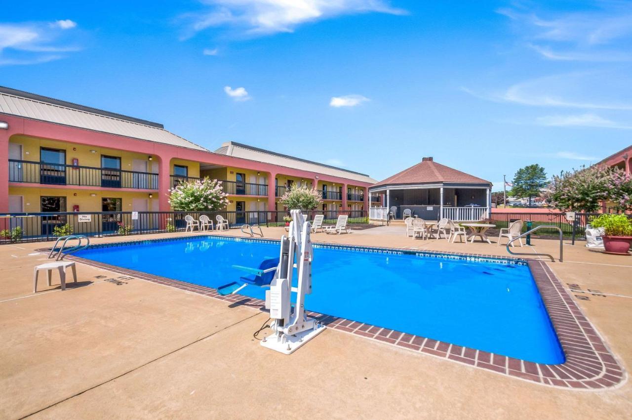 Quality Inn Fredericksburg-Central Park Area Exteriör bild