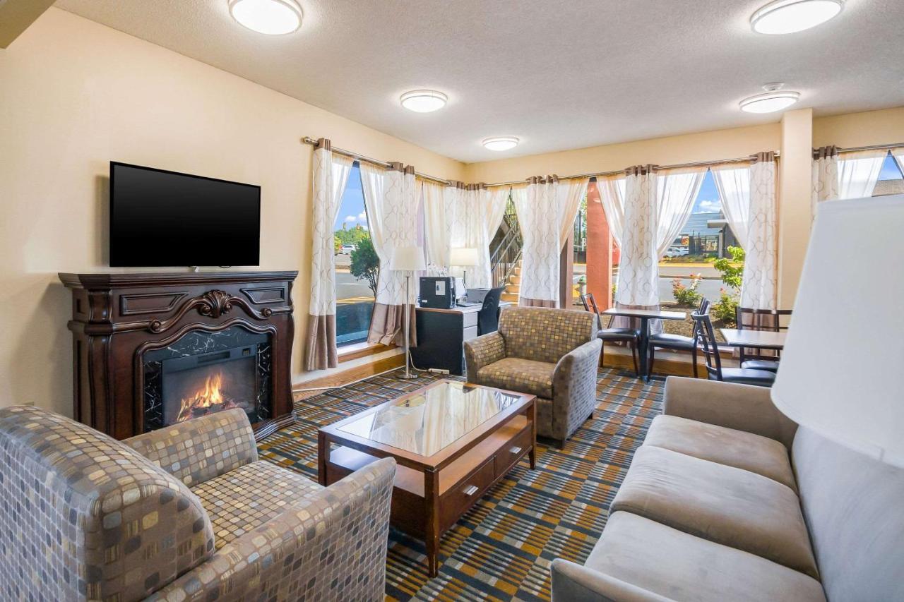 Quality Inn Fredericksburg-Central Park Area Exteriör bild